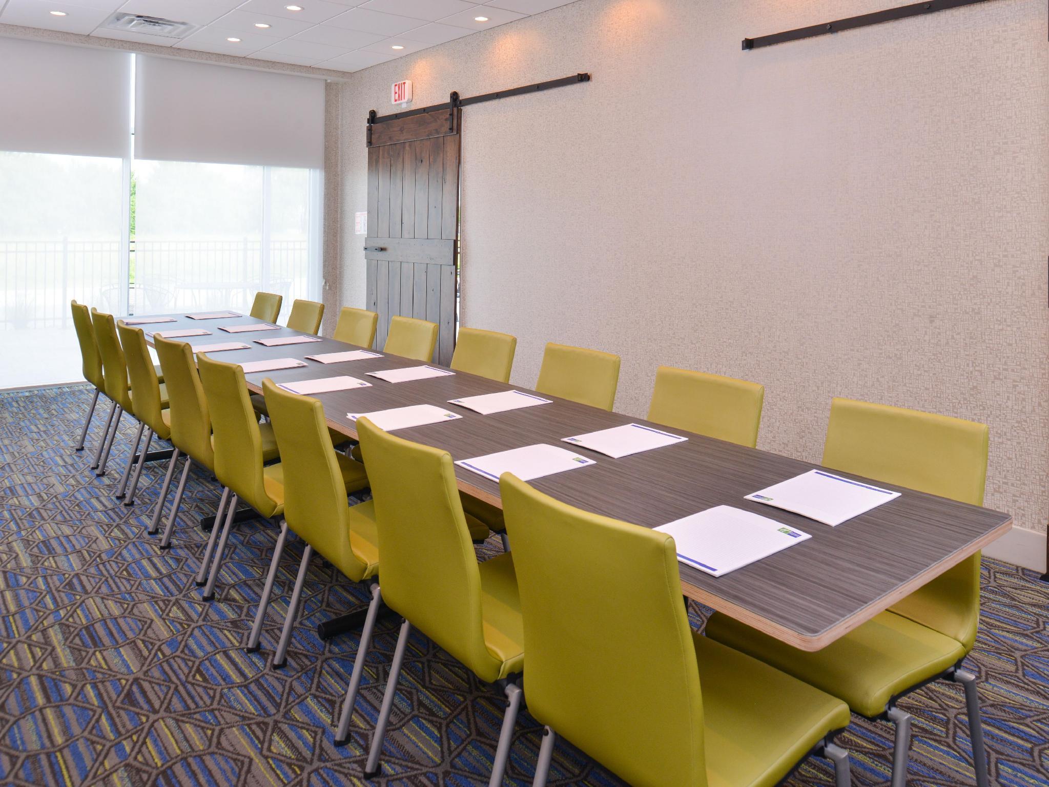Holiday Inn Express & Suites Omaha Airport By Ihg Carter Lake Eksteriør billede