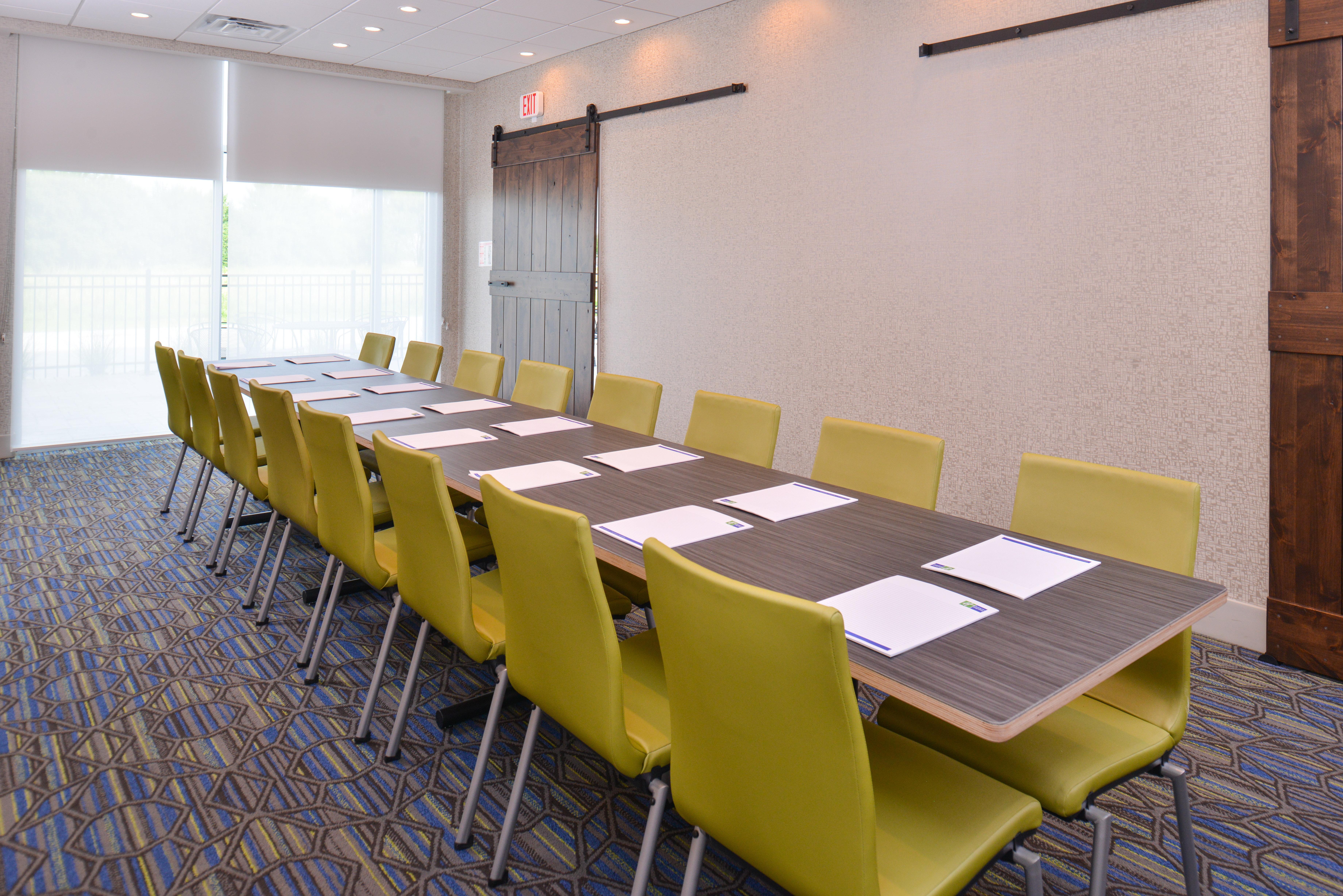 Holiday Inn Express & Suites Omaha Airport By Ihg Carter Lake Eksteriør billede