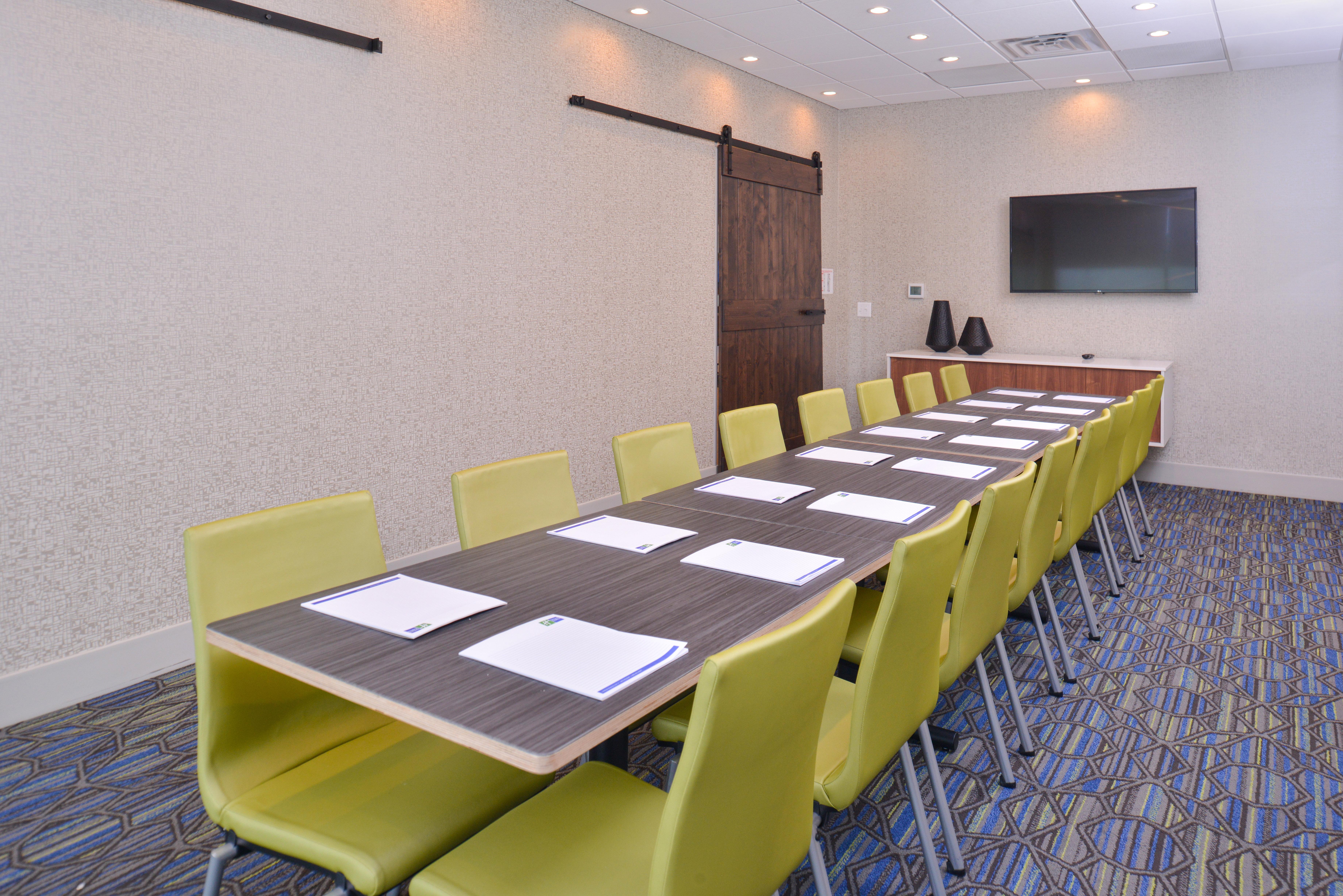Holiday Inn Express & Suites Omaha Airport By Ihg Carter Lake Eksteriør billede