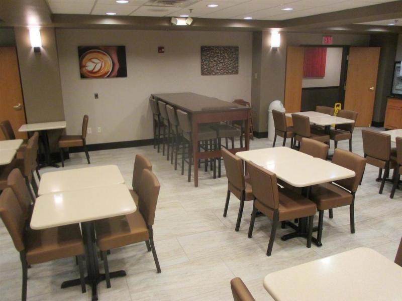 Holiday Inn Express & Suites Omaha Airport By Ihg Carter Lake Eksteriør billede
