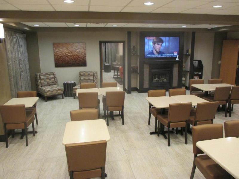 Holiday Inn Express & Suites Omaha Airport By Ihg Carter Lake Eksteriør billede