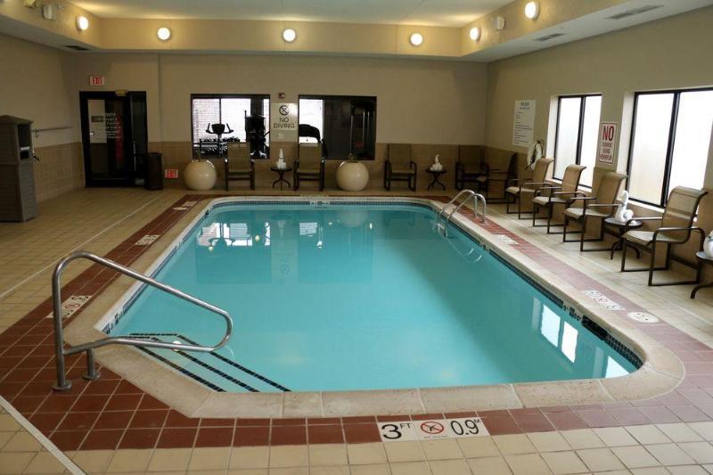 Holiday Inn Express & Suites Omaha Airport By Ihg Carter Lake Eksteriør billede